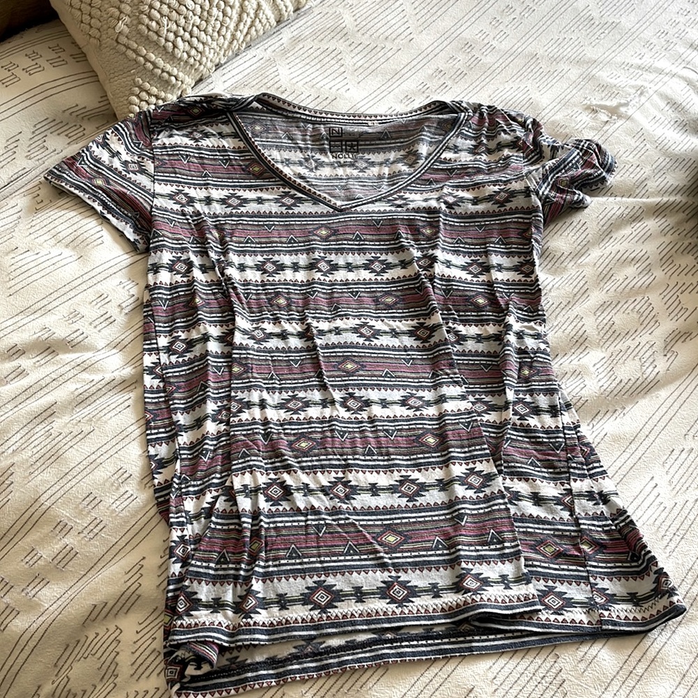 Patterned pac sun tee✨